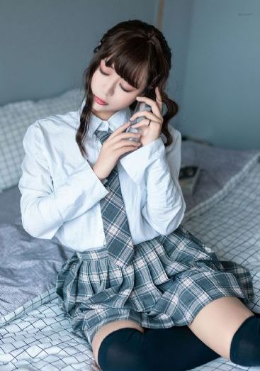 制服肉丝亚洲中文字幕_HD在线视频观看